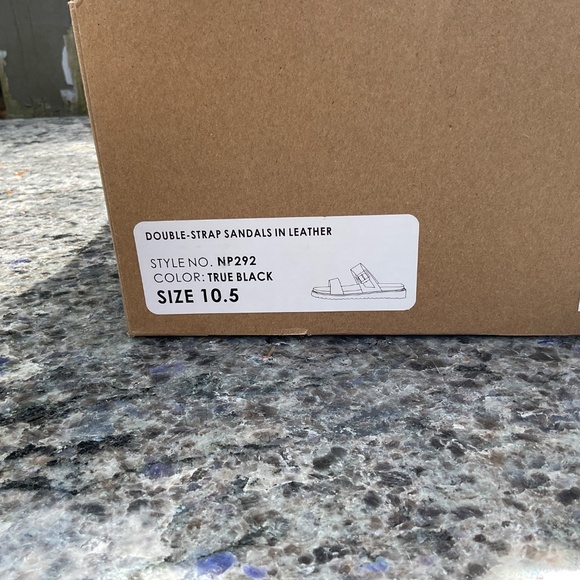 Women's Sandal - Picture 2 of 4